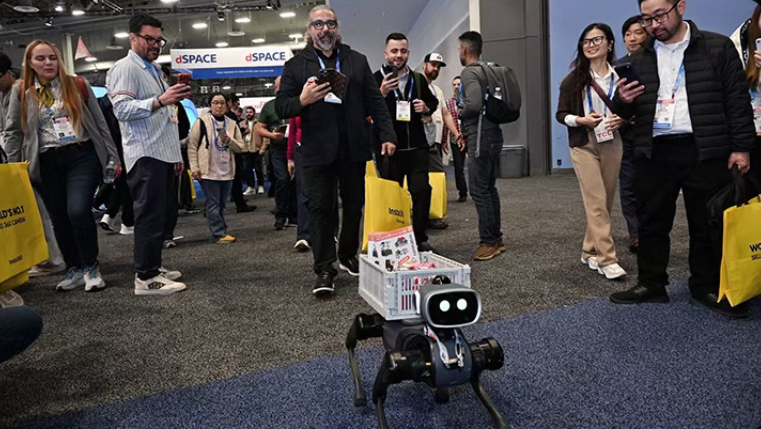 全迹科技UWB助力Vbot机器狗荣膺Best of CES大奖